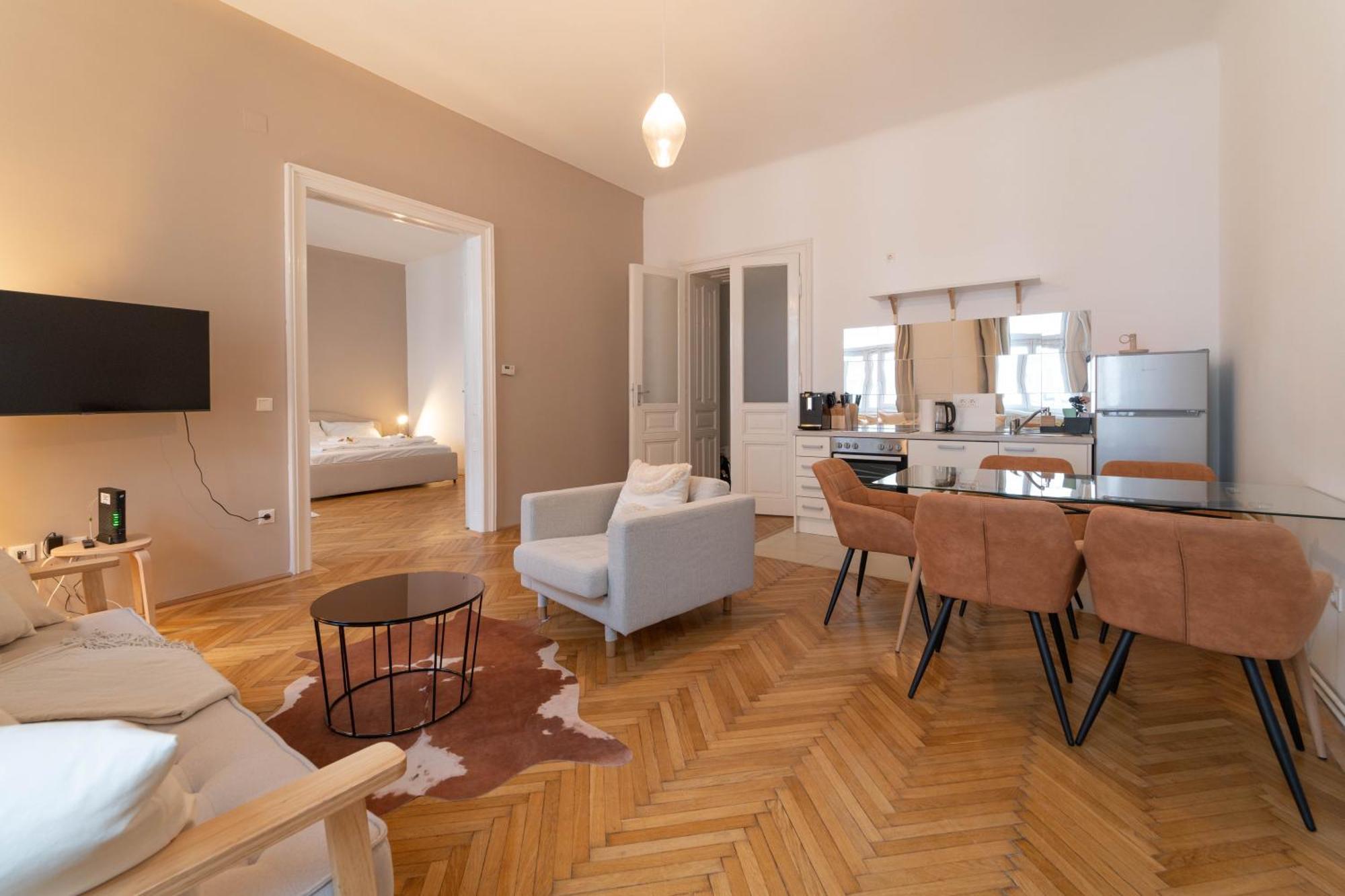 Felizitas I Levestate Apartment
