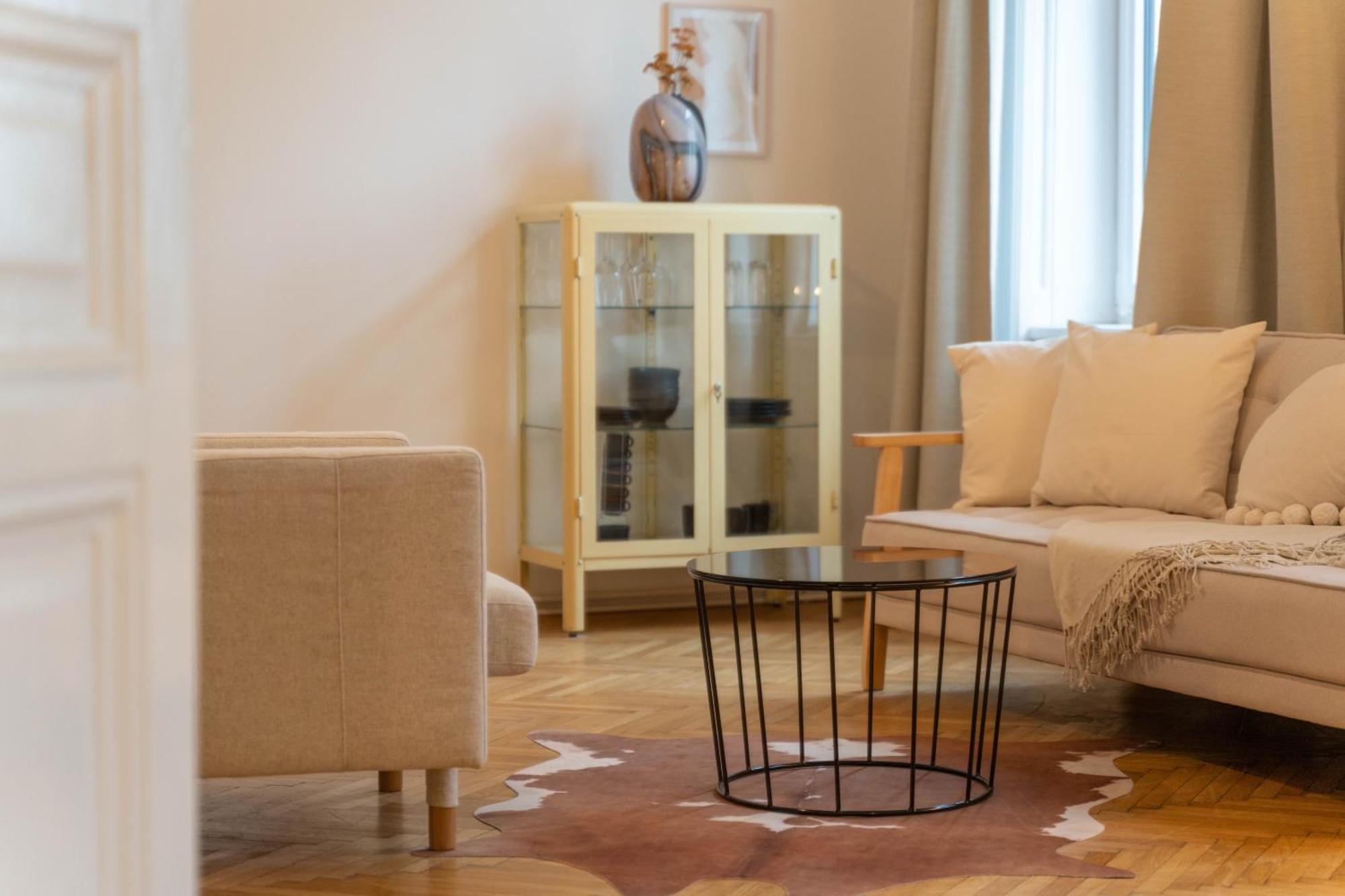 Felizitas I Levestate Apartment