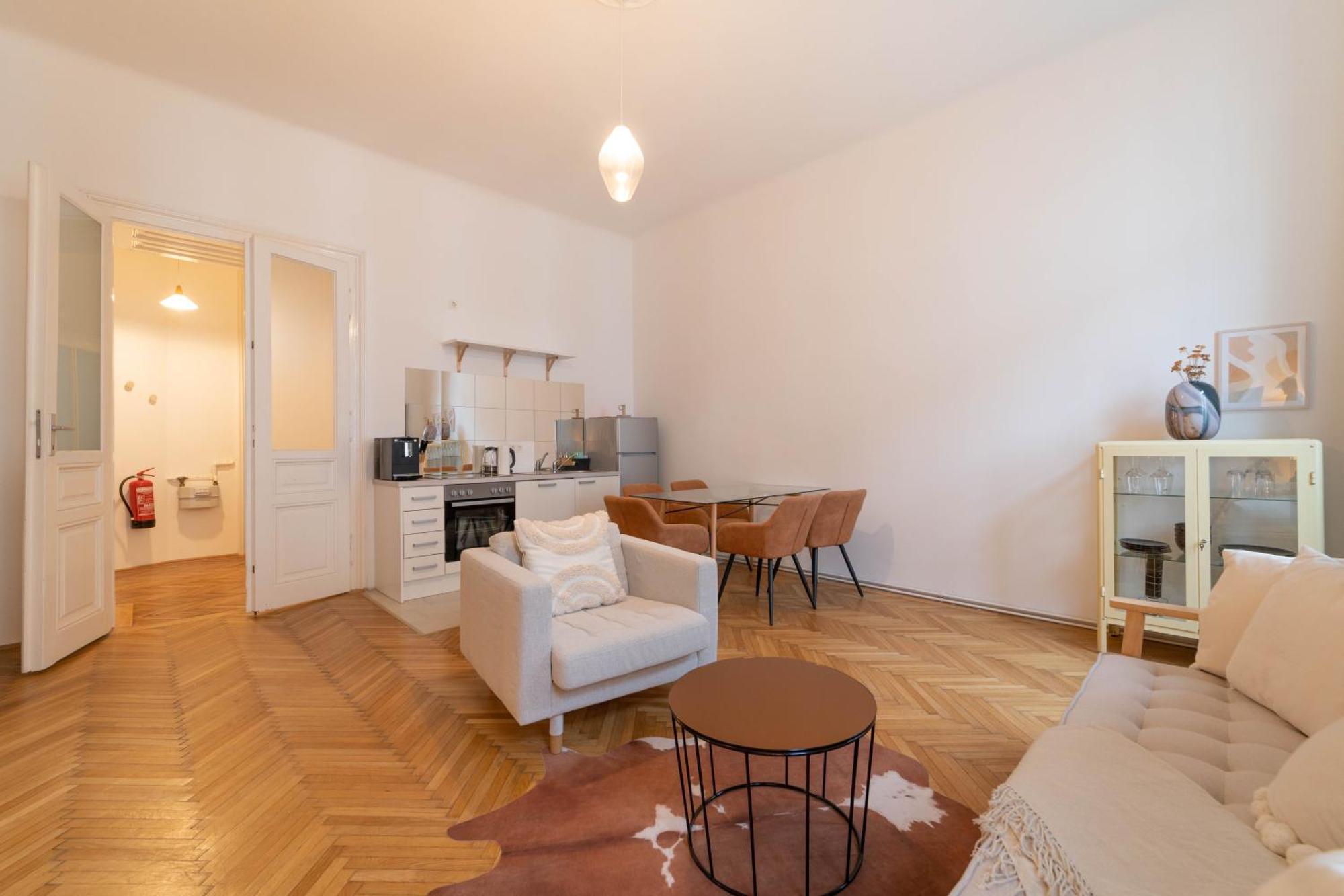 Felizitas I Levestate Apartment